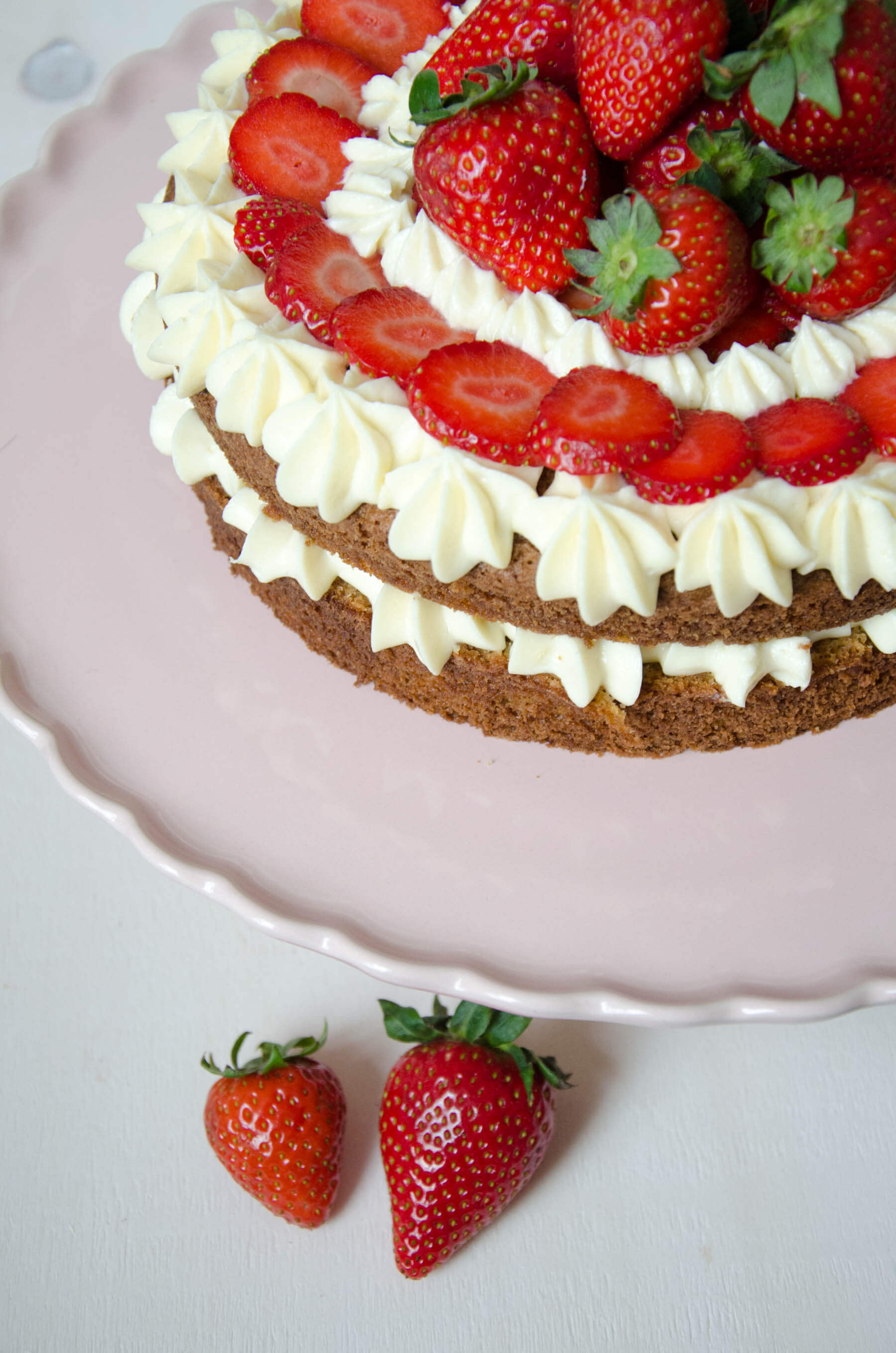 Erdbeer-Buttermilch-Torte-10
