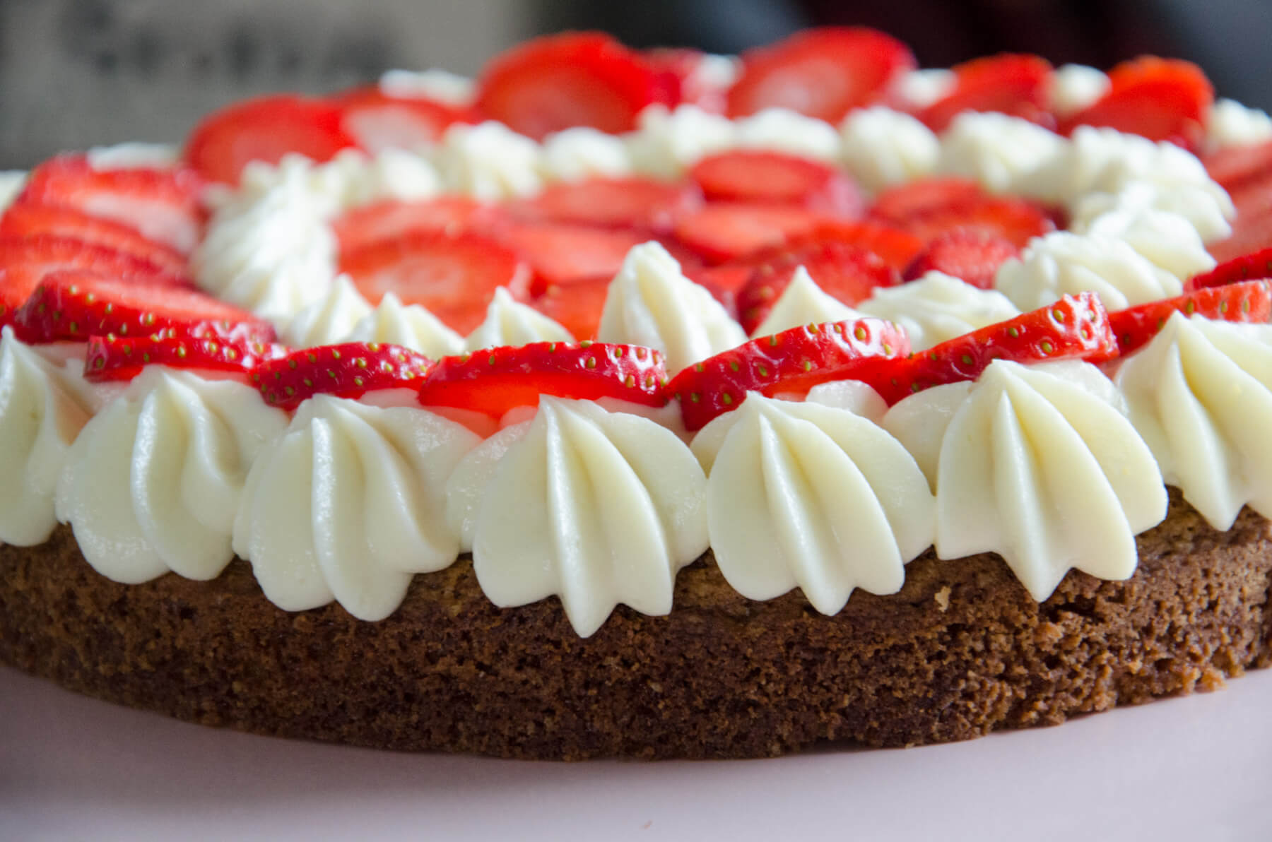 Erdbeer-Buttermilch-Torte-3