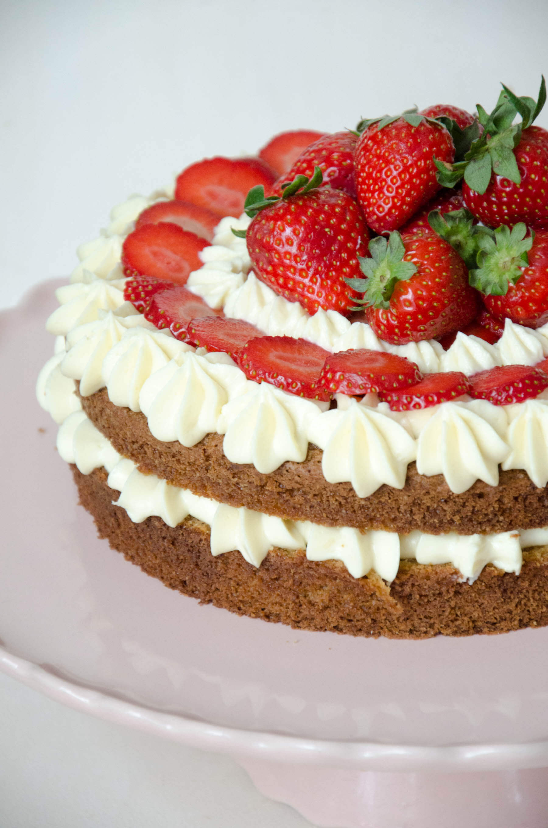 Erdbeer-Buttermilch-Torte-7
