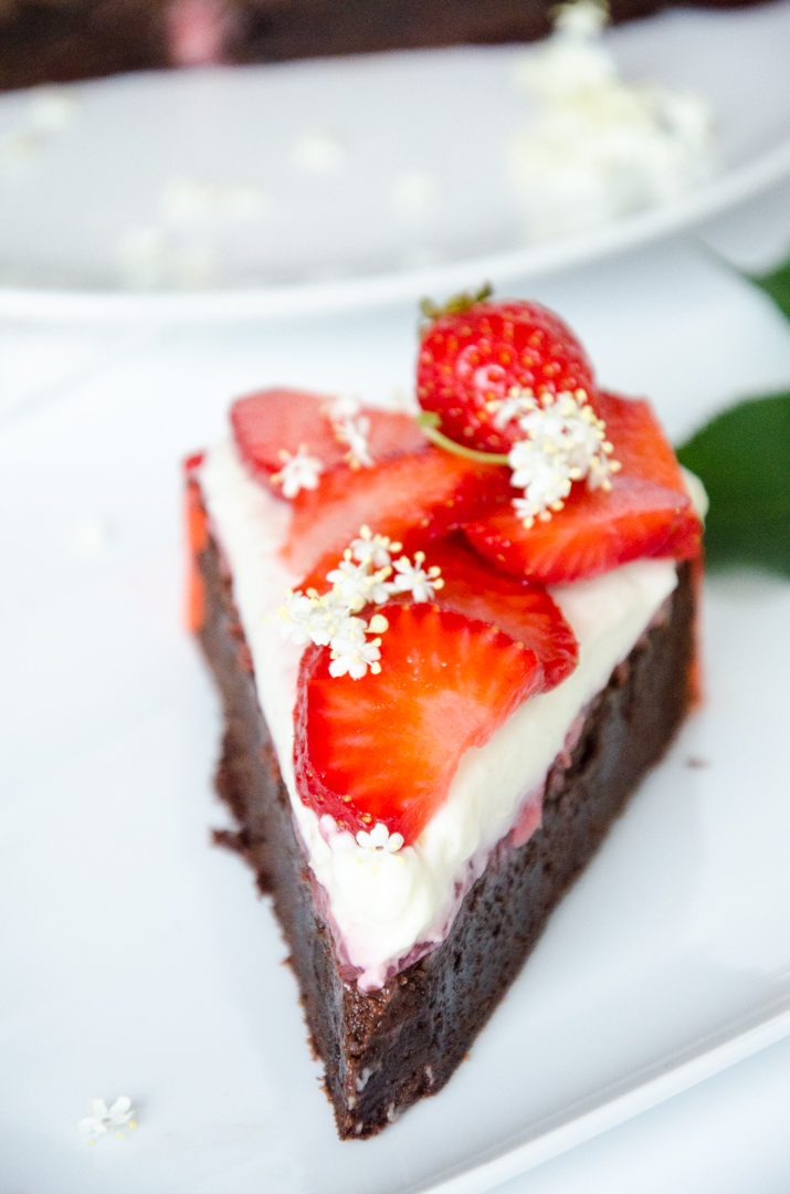 Erdbeer Holunder Schokoladen-Torte-9